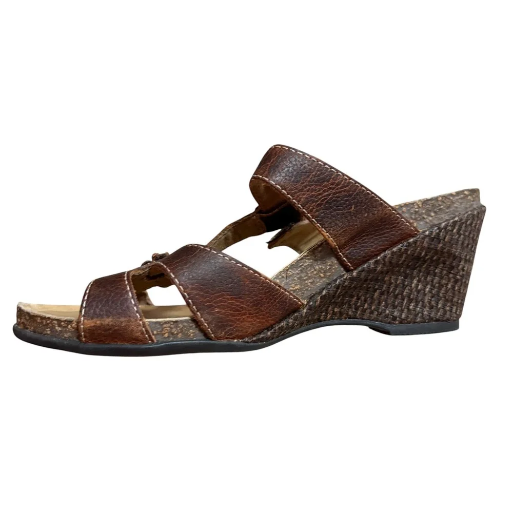 Taos Womens 7 Wedge Sandals Brown Leather Floral T-Strap Slide Comfort Shoes